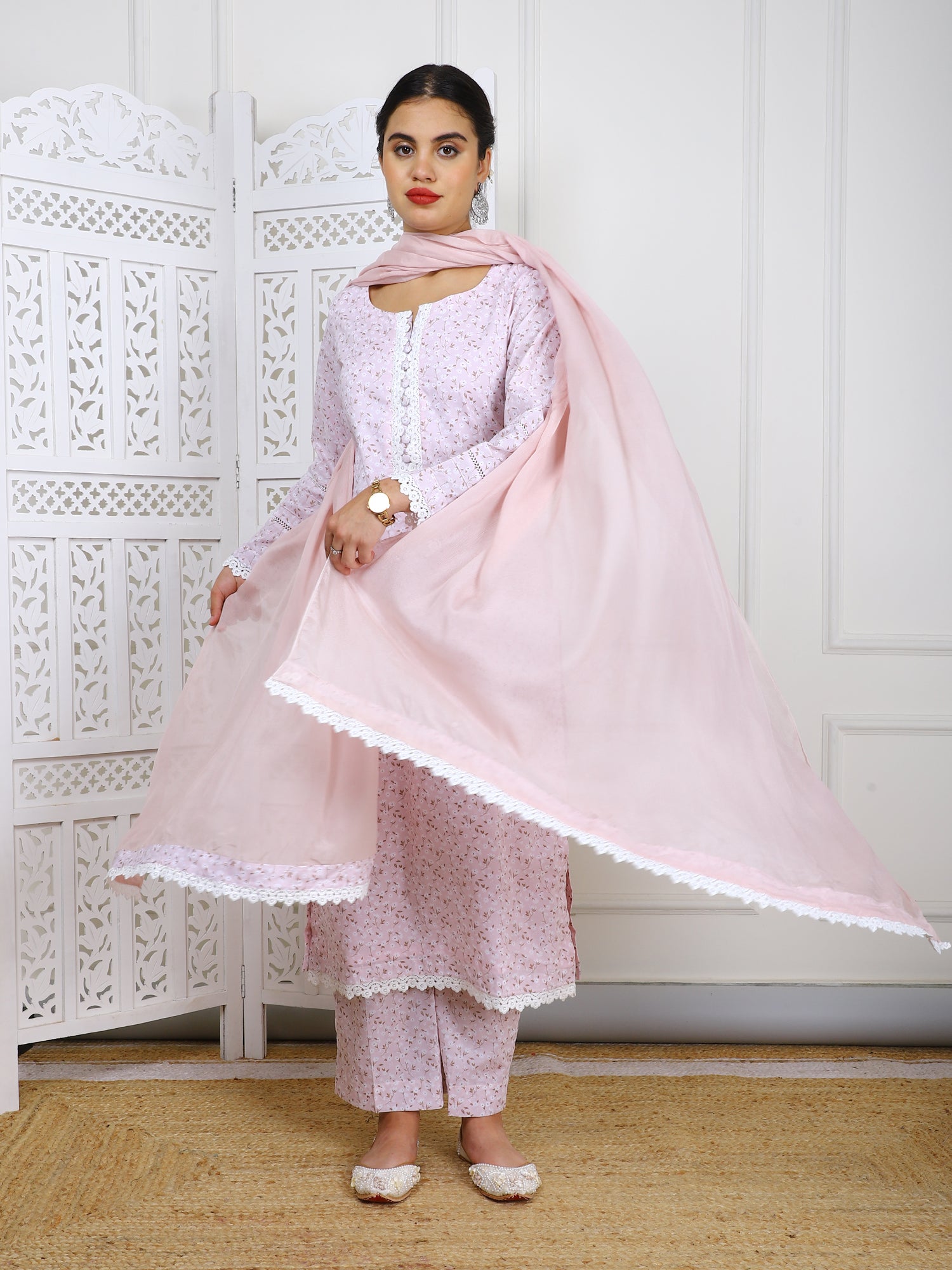 2 Piece – Light Pink Floral Lawn Cotton Suit with Lace Detailing