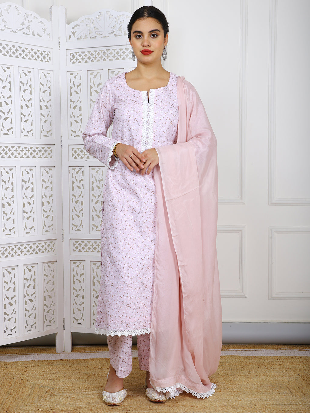 2 Piece – Light Pink Floral Lawn Cotton Suit with Lace Detailing