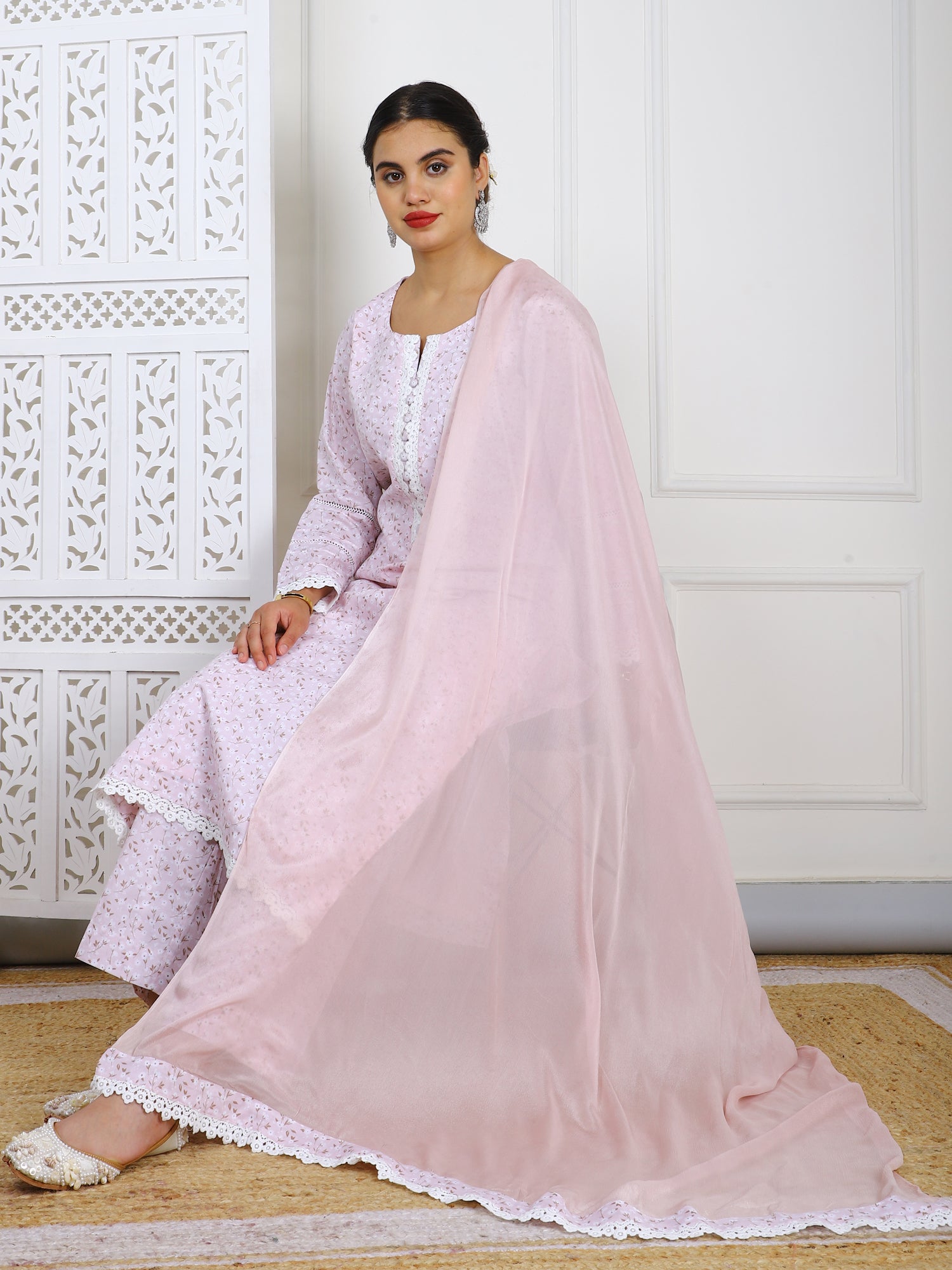 2 Piece – Light Pink Floral Lawn Cotton Suit with Lace Detailing