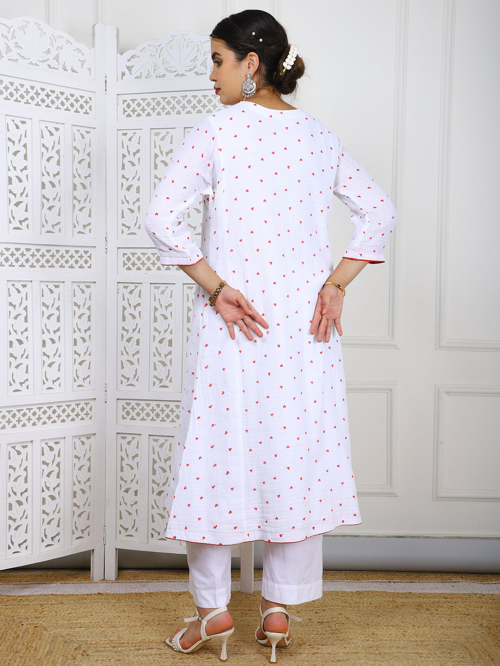 2 Piece Premium Jute Stitched White with Red Heart Print Set