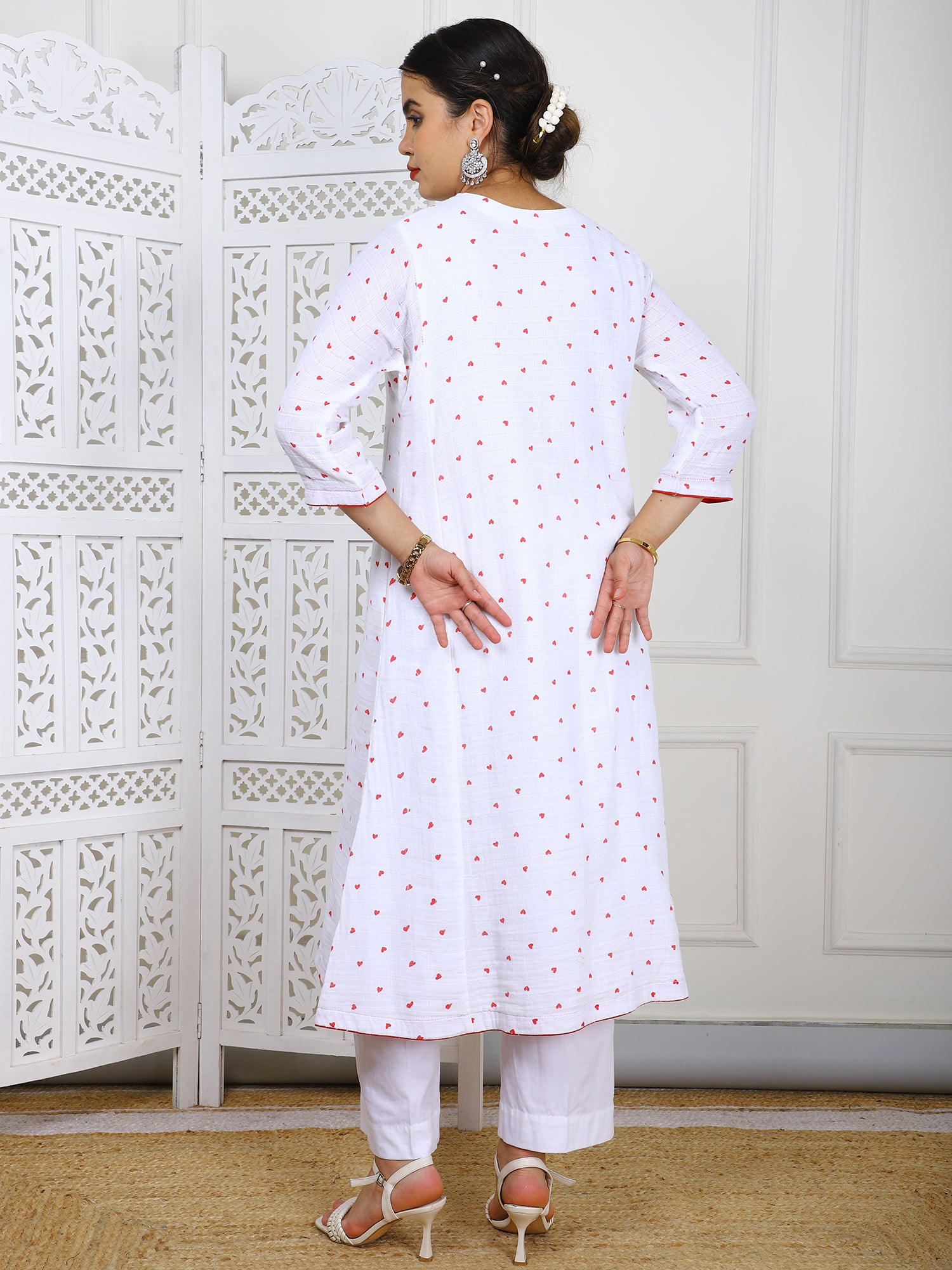 2 Piece Premium Jute Stitched White with Red Heart Print Set