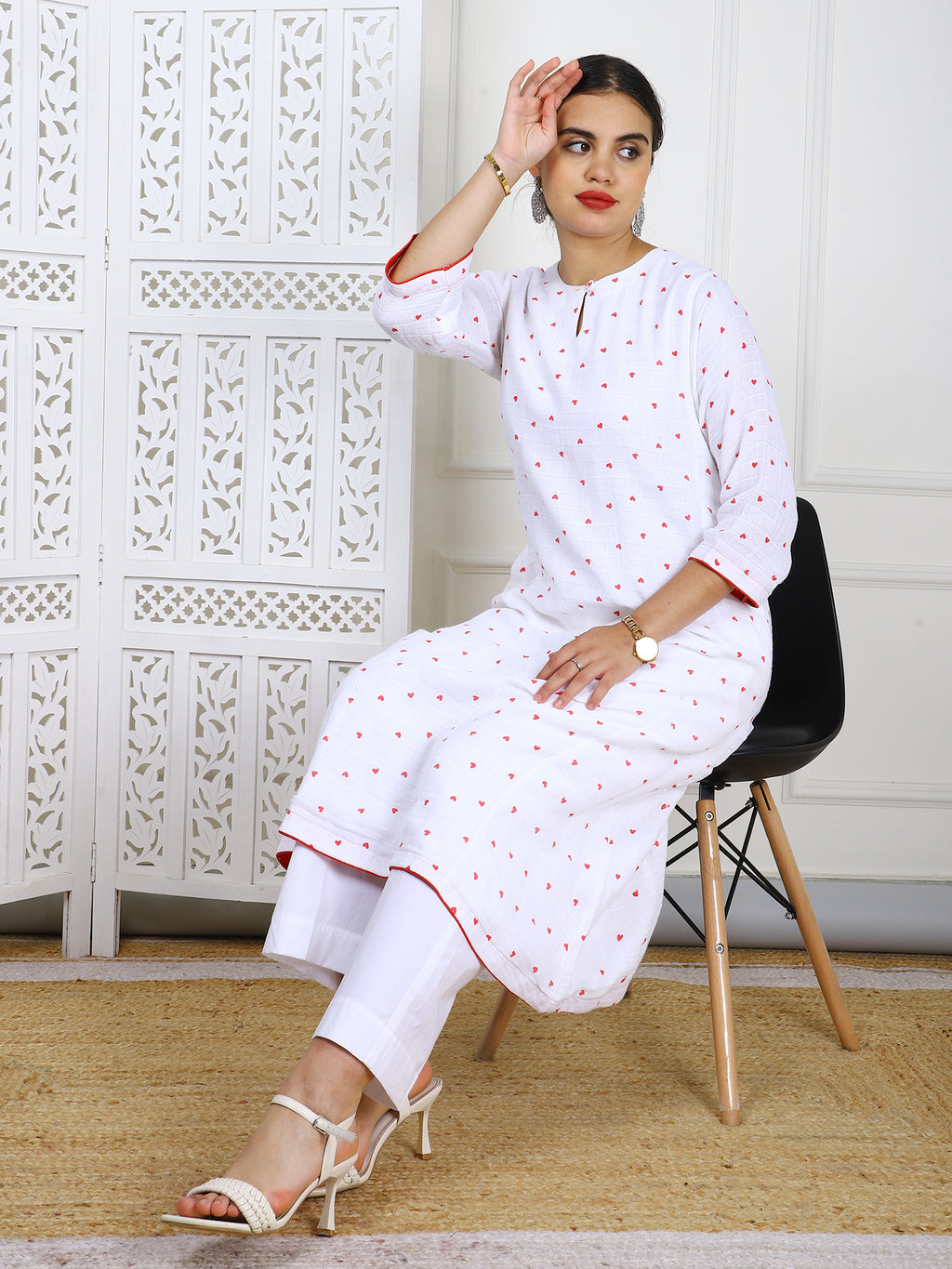 2 Piece Premium Jute Stitched White with Red Heart Print Set